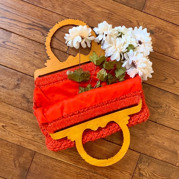 Vintage Woven Crochet Bag with Wood Handles - Picture 5 of 5